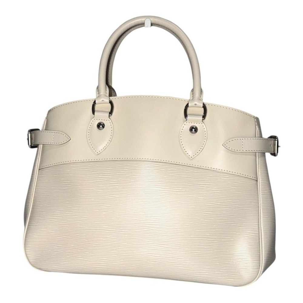 Louis Vuitton Passy Epi Leather GM Tote Blanc Blanc White